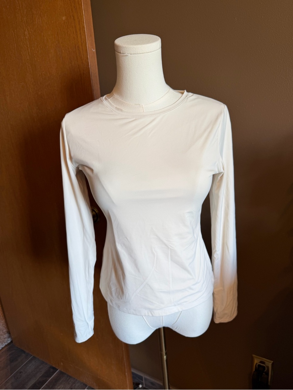 Classic Women's Double Lined Long-Sleeve Crew Neck Top - Cream